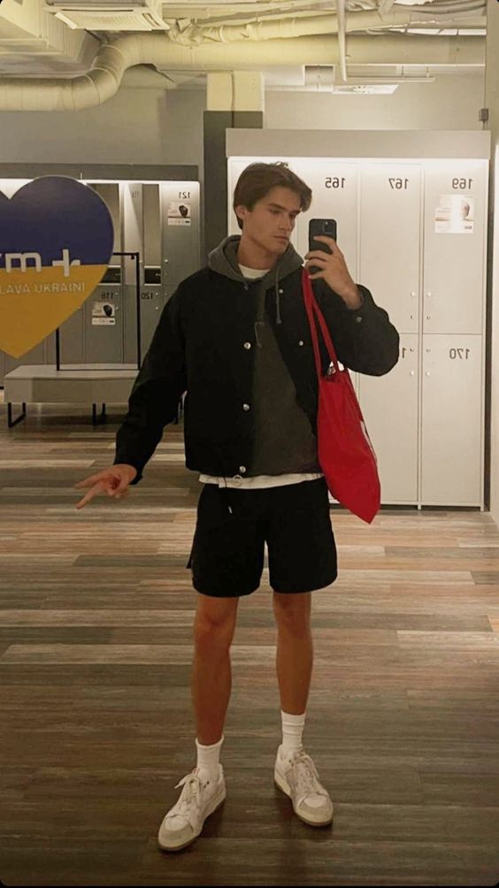 Combining hoodie and shorts are suitable for Reebok sneakers